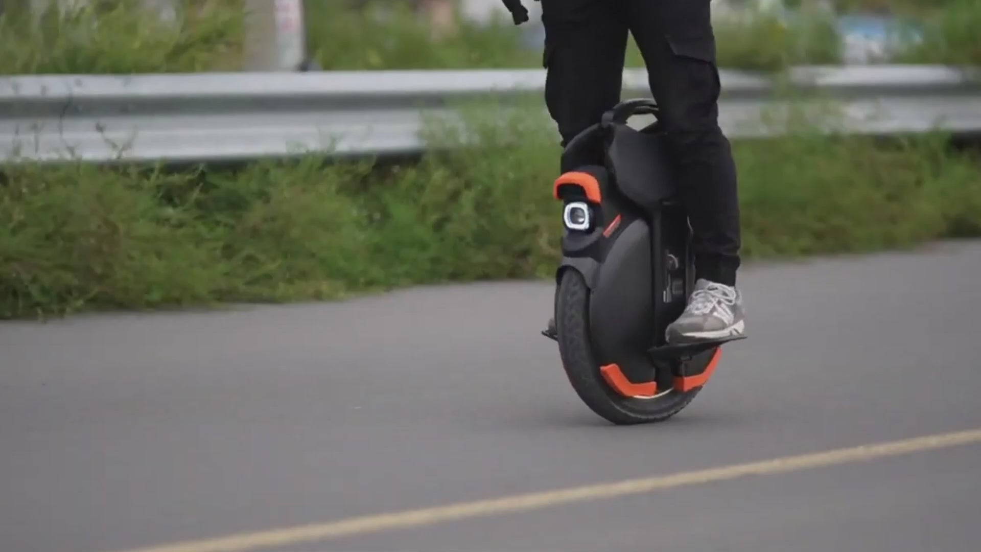 InMotion V11Y reklamvideo