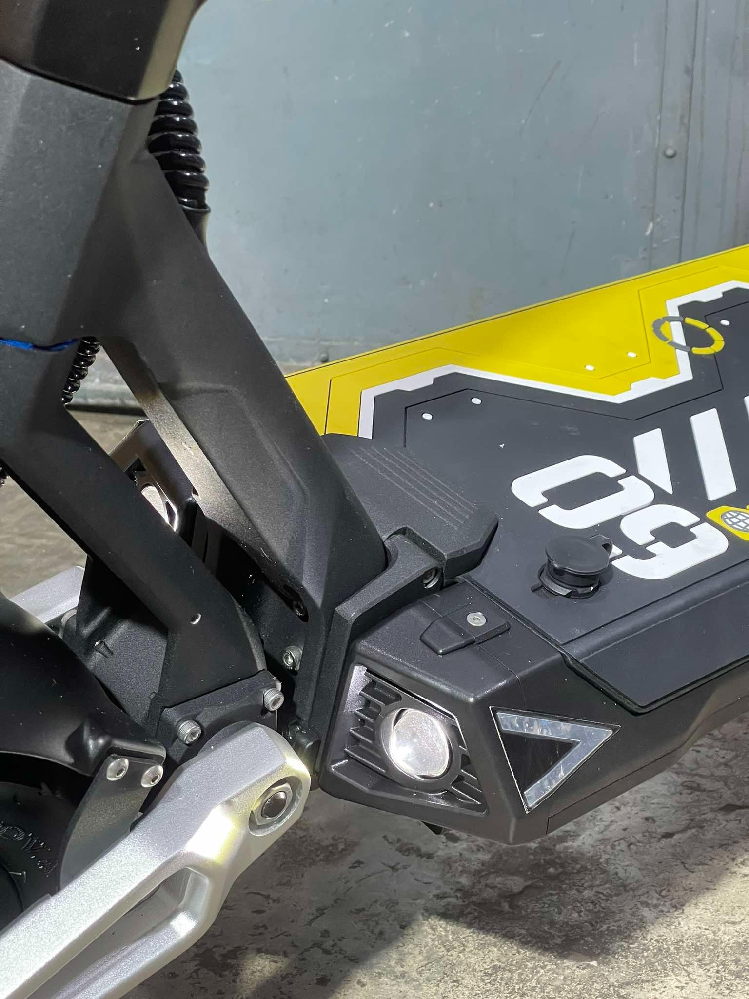 rebelde punk Patinete eléctrico - Tienda de ruedas