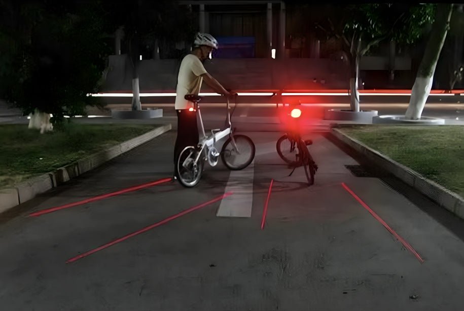 Luz trasera inteligente con láser - Accesorios - Tienda de ruedas