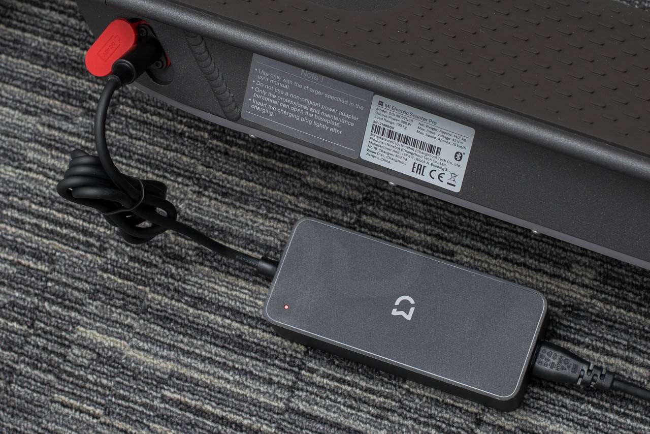 Cargador original Xiaomi - Accesorios - Tienda de ruedas